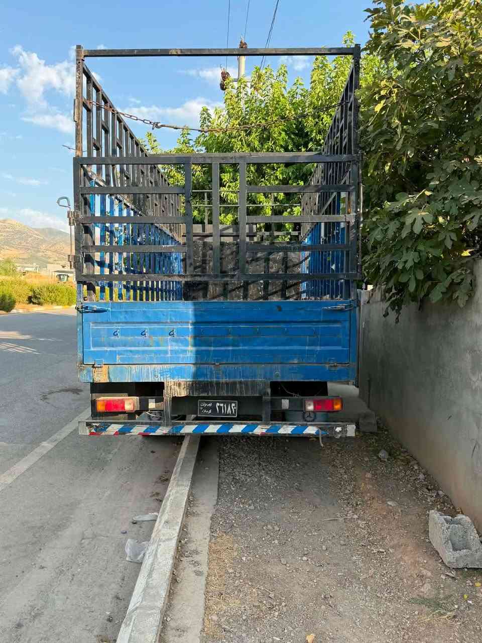 ئەم ئەڤیکۆ بۆ فرۆشتن
بە شەرتی گێڕ و مەکینە و ئەکسل
ئاڕم سلێمانی 
کارەبایی بە شەرت 

***********
