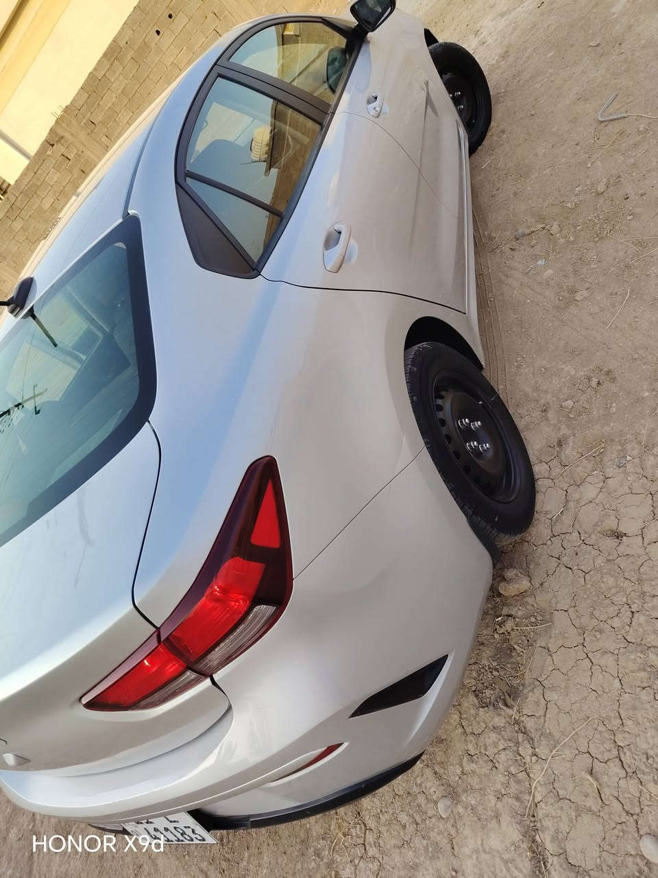 سلام عليكم كيا ريو
٢٠٢٣ ماشية ٥٨ الف 
سعرها 112
 سيارة بحالة جيدة  جداً
مواصفات تحكمات جهتين
٣ انضمة قيادة
حساس إطارات
شاشة أبل كار بلي
تراكشن مانع تزحلق 
منفذ يو اس بي 
بدون ايرباك
بيها قطعتين صبغ بنيد وقبق جنطة جزاء صبغ
مكاني بغداد دورة او كرادة
***********  واتس 
***********

نص مكتوب في الصور:
- HONOR X9d