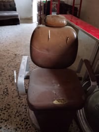 غراض حلاقة مرايات 2كرسي 1رف مال تنضيف 1 07721630971