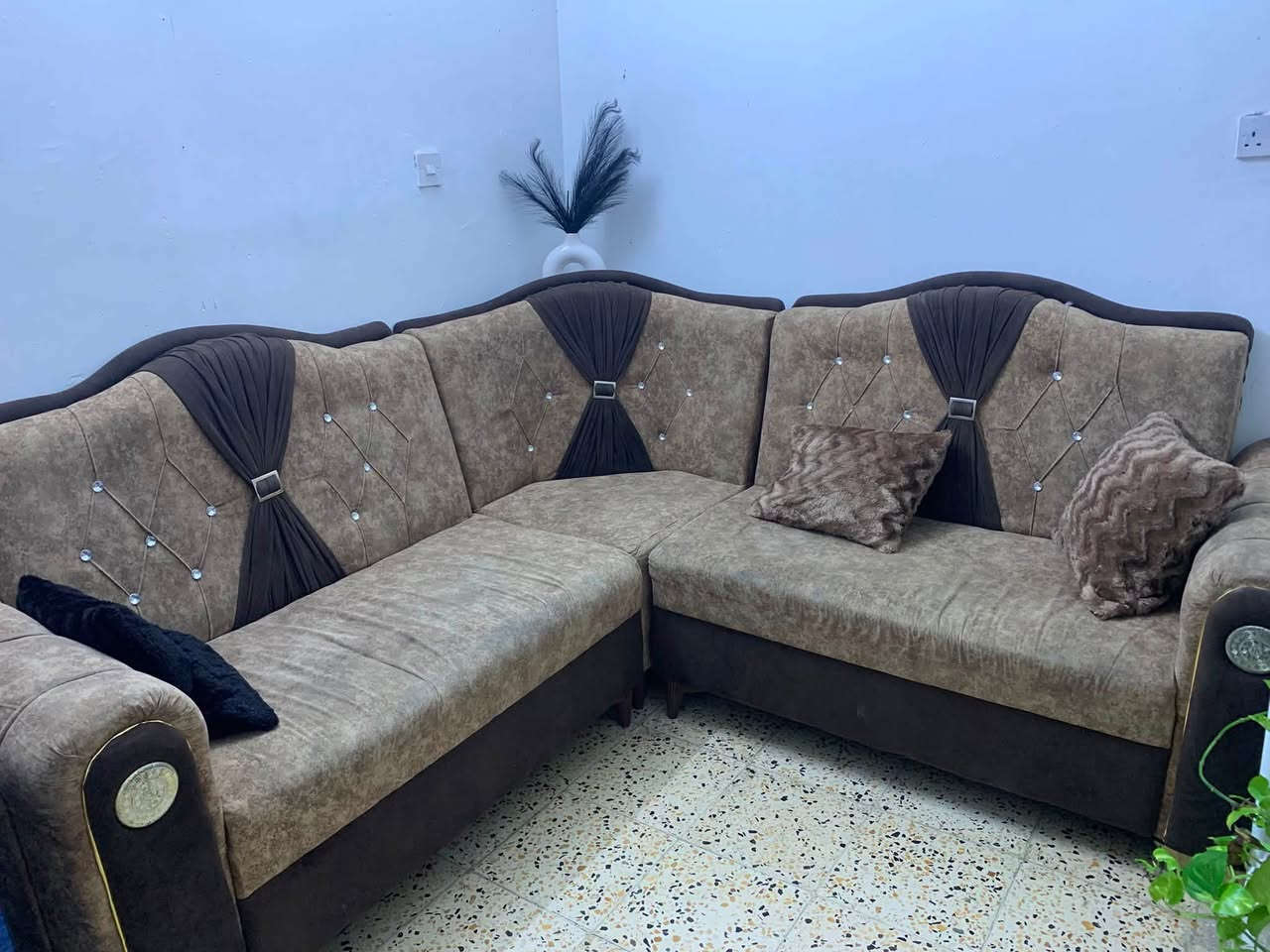 سلام عليكم غراض البيع الله شاهد كلهن جدد والغرفة مال نوم قبل ٣ شهر شتريته ريد بيعه هيه ودوشك العوان حي جهاد رقم ***********
الغراض كلمن وسعره
