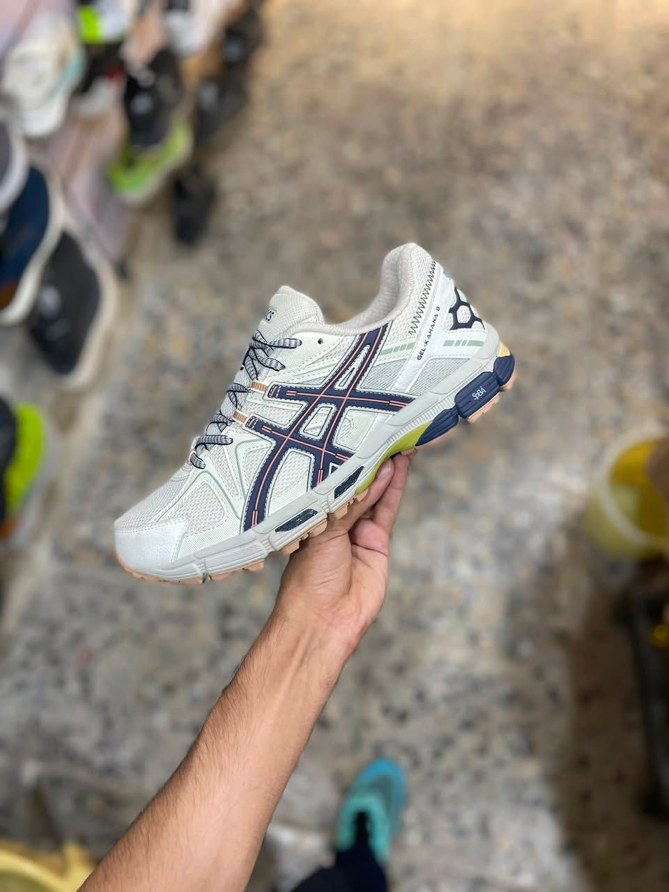 ازيكس اصلي غير مستخدم
قياس 44 
طول القدم 28 cm
موديل حديث 
مشبك يدخل هواء الى 
القدم فوم طبي وزن خفيف
ارضية مانع تزحلق وصدمات حماية للقدم

متوفر توصيل لبغداد والى المحافضات

عنوان المحل سوق بغداد جديدة خلف عمارة 
الكبيسي
*********** الحجز فقط واتساب او خاص
