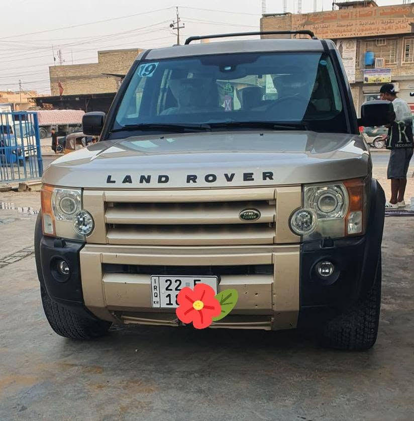 من رخصة صاحب الكروب لاندروفر بآسمي سنويه٢٠٣٠ يعني هزه ماكو مكفوله من الصبغ والظربه جاهزه فول مواصفات ثلاث فتحات سقف السعر ٧٥ وبيهه مجال او مراوس حسب القناعه ***********واتساب /غير متواجد بالفيس العنوان بغداد/ حي النصر
