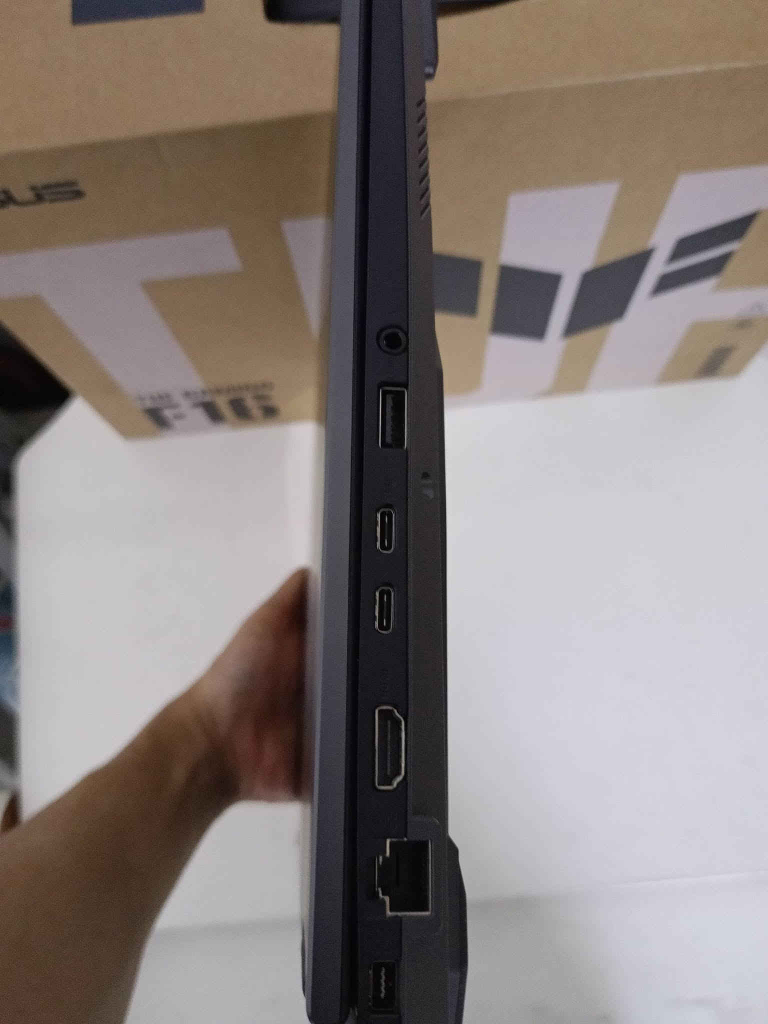 ASUS TUF F16
• المعالج: Intel Core i5-13450HX.
• كارت الشاشة: NVIDIA RTX 5050 (8GB).
• الذاكرة (RAM): سعة 16GB DDR5.
• التخزين: هارد 512GB SSD.
• الشاشة: مقاس 16 بوصة بمعدل تحديث 165Hz.
* الجهاز مستخدم شي بسيط ونظافته 100% انطيك بي ضمان ايام  *
💵 مليون 300الف 
📍 بغداد - الشعب 
📞 ‏‪***********‬‏

نص مكتوب في الصور:
- شركة العالمية للحاسبات 27 أغسطس - توفر الان وبسعر مناسب :- ASUS TUF Gaming F16 FX608JH-RV033AR, Intel Core i5-13450HX, RAM 16GB, SSD 512GB, NVIDIA Geforce RTX 5050 8GB, 16.0 inch WUXGA 165Hz, Jaeger Gray -------- السعر: 1.650.000 دينار عراقي طلب مباشر من الموقع الالكتروني, والدفع عند الاستلام, توصيل مجاني من خلال موقعنا الرسمي العالمية للحاسبات https://globaliraq.iq العراق بغدادا شارع الصناعة - الجامعة التكنولوجية, داخل فرع النخلة (عامود رقم 14) تسلسل المبنى G توصيل لكل محافظات العراق ...https://globaliraq.iq/.../asus-tuf-gaming-f16-fx608jh رابط المنتج :- قسم اللابتوب 7726224804 7726224809 - قسم الديسكتوب والتجميع 7726224806 7726224805 الشاشات والاكسسوارات *********** *********** - رابط تحميل التطبيق للـ iPhone: https://apps.apple.com/us/app/qiyam-al-alamiya/id6757885531 رابط تحميل التطبيق للـ Android: https://appgallery.huawei.com/app/C116858345 رابط الموقع الإلكتروني: https://globaliraq.iq عرض أقل GLOBALIRAQ.IQ ASUS TUF Gaming F16 FX608JH-RV033AR, Intel Core i5-13450HX, RAM 16GB, SSD 512GB, NVIDIA Geforce RTX 5050 8GB, 16.0 inch WUXGA 165Hz, Jaeger Gray
