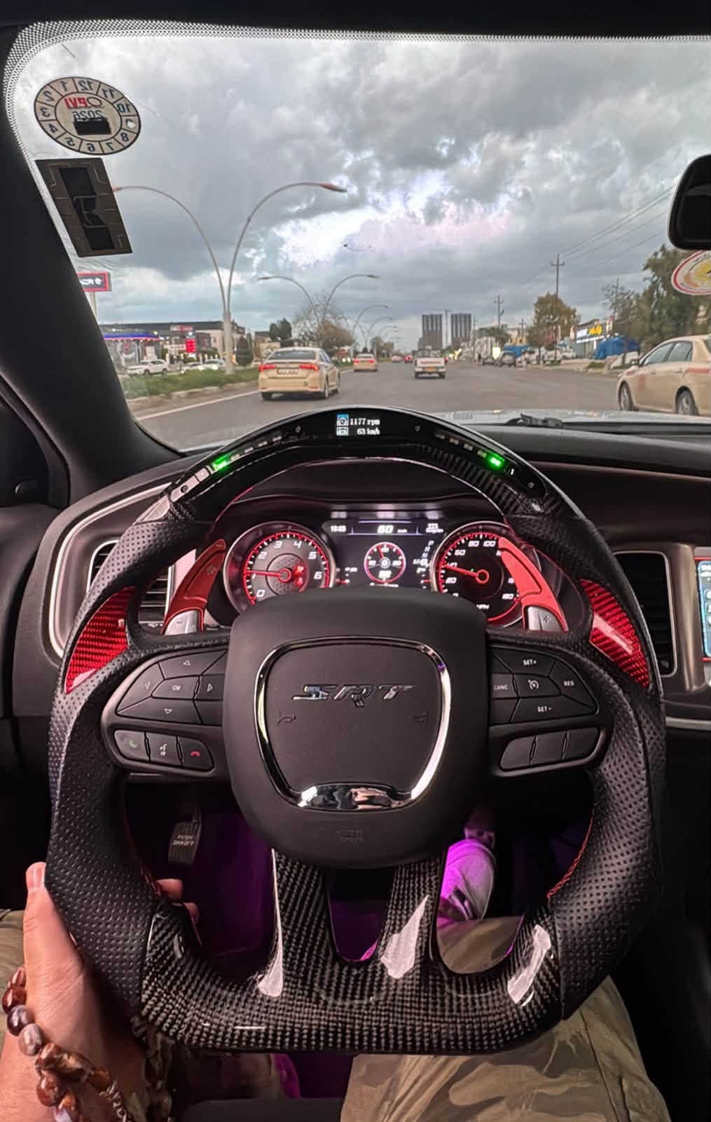 🚨 للبيع | Dodge Charger Scat Pack 6.4 🚨
✈️ موديل 2021 | لون مميز
📍 أربيل

🔹 الممشى: 44,000 ميل
🔹 المحرك: V8 — 6.4L
🔹 القوة: 485 حصان 🚀
🔹 القير والمحرك: بشرط

⭐ المواصفات:

• بصمة
• شاشة كبيرة — Full Options SRT
• شفتات ستيرن
• فجوج Brembo
• Line Lock
• Launch Control
• تشغيل عن بُعد
• كشنات تدفئة
• تدفئة مرايا جانبية
• تحكم ستيرن
• لايت زينون عالي وناصي
• درگة كاربونRPM 
• فول كماليات
وهوايه مواصفات بعد

🛠️ الضرر:

• تعديل باب أمامي يسار
• تعديل جامرلغ خلفي يسار
• الإيرباك فقط بردة طاك

💰 السعر: 32,000$

📞 للاستفسار:
***********
