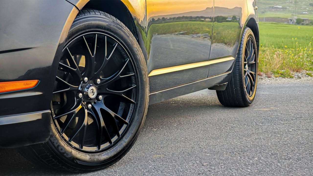 🚘 فورد فيوجن Ford Fusion 2012 SEL Limited 🇺🇸

🏁 الموديل: 2012 SEL Limited

🔧 المحرك: 2.5 لتر، بدون توربو — مرغوب واقتصادي

📍 اللوحة: سليمانية، سنوية جديدة

💯 المواصفات: فول فول فول 🔞

✨ المواصفات والتجهيزات:
1️⃣ 4 جامات كهرباء

2️⃣ صندوق كهرباء

3️⃣ سقف سلايد

4️⃣ مقاعد جلد كاملة

5️⃣ 12 سماعة

6️⃣ شاشة كبيرة أصلية

7️⃣ سماعات Sony

8️⃣ مونيتور ونظام سوفتوير أصلي

9️⃣ محدد سرعة

🔟 تلفونات، حساس گراج وحساسات ركن

1️⃣1️⃣ GPS ونظام خرائط

1️⃣2️⃣ تحكم حرارة وتبريد منفصل إلكتروني

1️⃣3️⃣ المقعدين الأماميين تدفئة كاملة

1️⃣4️⃣ إنارة داخلية 7 ألوان RGB

1️⃣5️⃣ مراية وسطية وجانبية ضد الفول

1️⃣6️⃣ جامات حساسة للمطر أوتوماتيك

1️⃣7️⃣ ويلكاب أسود سبورت + تايرات سبورت جديدة

1️⃣8️⃣ نظام Traction + گير قوي

1️⃣9️⃣ گير أوتوماتيك

2️⃣0️⃣ كرسي السائق والراكب الأمامي كهرباء + ستاير كاملة كهرباء

2️⃣1️⃣ كود باب

2️⃣2️⃣ رادار خلفي

2️⃣3️⃣ كاميرا خلفية

📝 ملاحظة:

فقط باب السكن الخلفي بيه صبغة قطعة وحدة، ومعاه قطعتين خفيف على الجوانب يم الباب، والباقي على حالته.

🔧 المكينة والگير على الشرط.

💵 السعر: 10,200$

💰 يعادل تقريباً 15,606,000 دينار عراقي

📌 بسعر السوق: 102 ورقه

🤝 أكو مجال بسيط للتفاوض للجادين.

☎️ للاستفسار والاتصالعل واتساب:

***********

