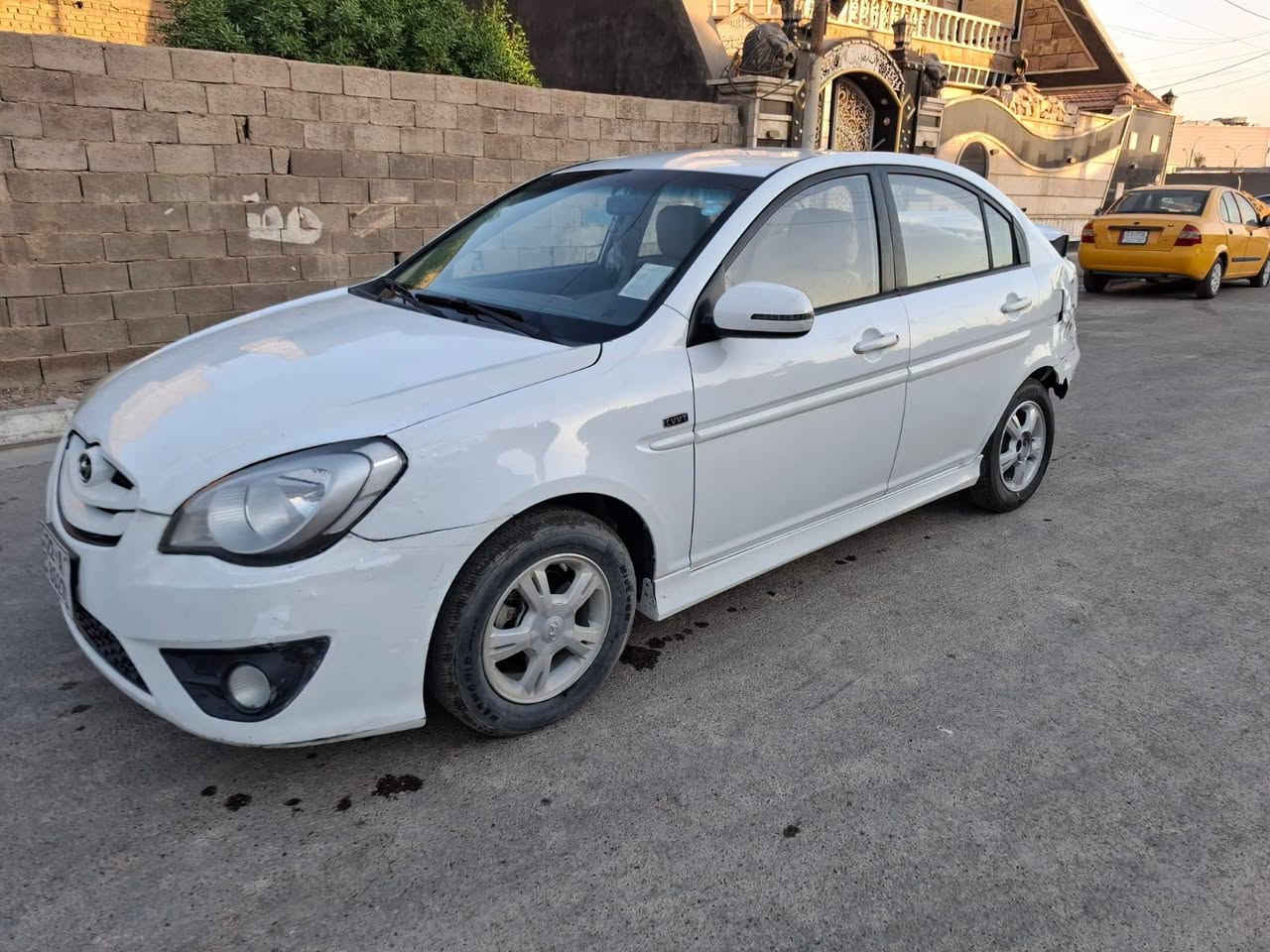 السلام عليكم اخوان للبيع هونداي اكسنت خليجي موديل 2011 رقم اربيل الدولي تحويل مباشر محرك 1600 السيارة بيها حادث خفيف جاملق خلفي موضح بل صور تبريد ثلج السعر ٧٥ورقه وبيها مجال بسيط للاتصال *********** مكان بغداد اخوان  ملاحظه مهمه جدآ  لحد يكلي ناشرها قبل يومين باسعر  40ورقه هذا واحد قفاص ساحب الصور من المنشور بلفيس بوك  وناشرها يقفص علئ الناس وياخذ عربون عبر الكي كارت وشكرآ لكم جميعآ
