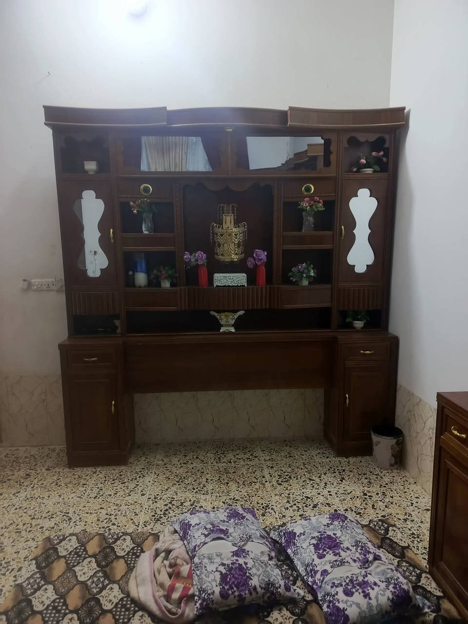 سلام عليكم من رخصت دمن وافق غرفه حطاطه للبيع سعر مليون وميتين وبيه مجال ***********

