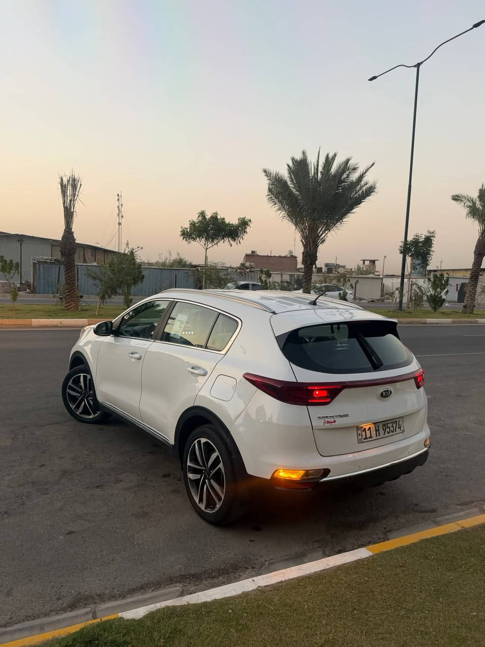 كيا سبورتج 2021 خليجي 
الشركه الدوليه 
السعر 183 وبيها مجال حك الجيه فقط شي بسيط
ماشيه 85
السياره مكفول من الصبغ والتبديل فقط بارد
وتكحيل كارت ًًبل باب بسيط
كامره خلفيه 

فول تحكم ستيرن 

شاشه جبيره 

حساس امامي خلفي 

مكان السيارة حي الاعلام 

***********
