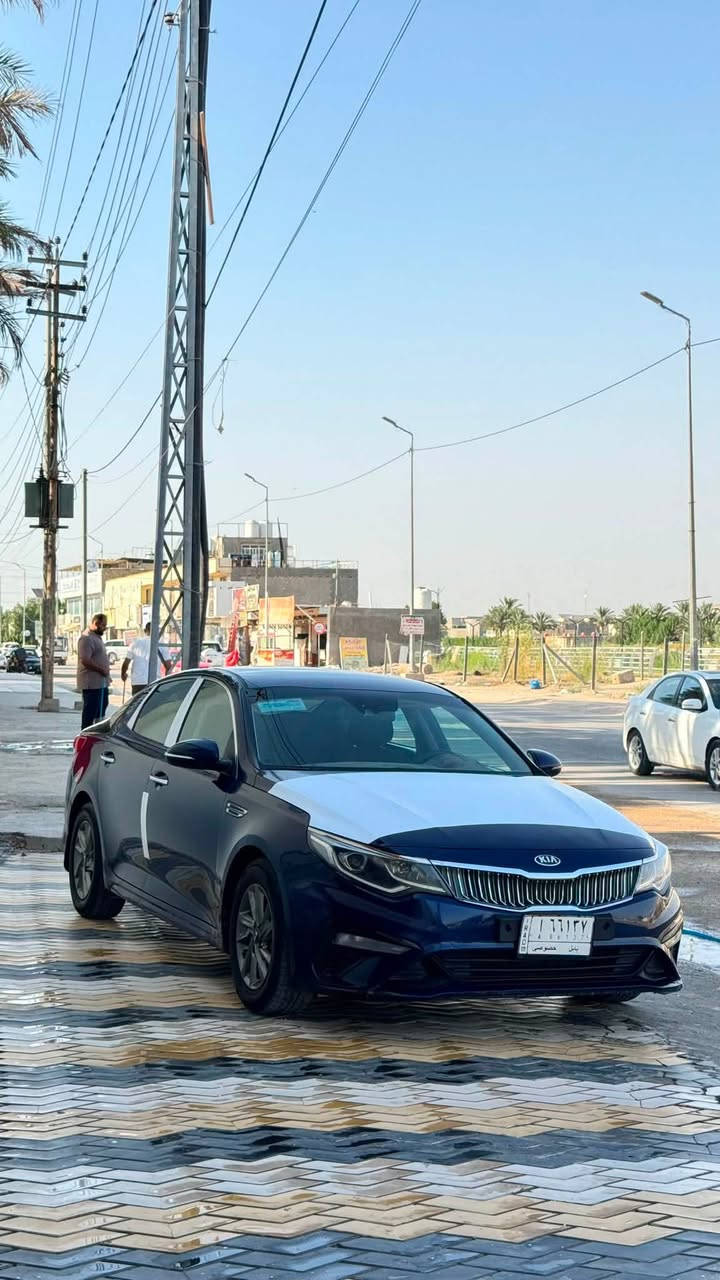 السلام عليكم
اوبتما 2019 FE نيلي 
حادثة موضح بالمنشور كلش بسيط بدون ايرباك 
ماشية 85,000mi
السيارة جاهزه وجديده 
مواصفاتها معروفه شاشه وكاميرا تحديد مسار رادارات جانبية وامامي والباقي معروف 
السعر:120 وبيها مجال 

مكان السيارة بالحله / قرب مجسر الثورة 
***********
