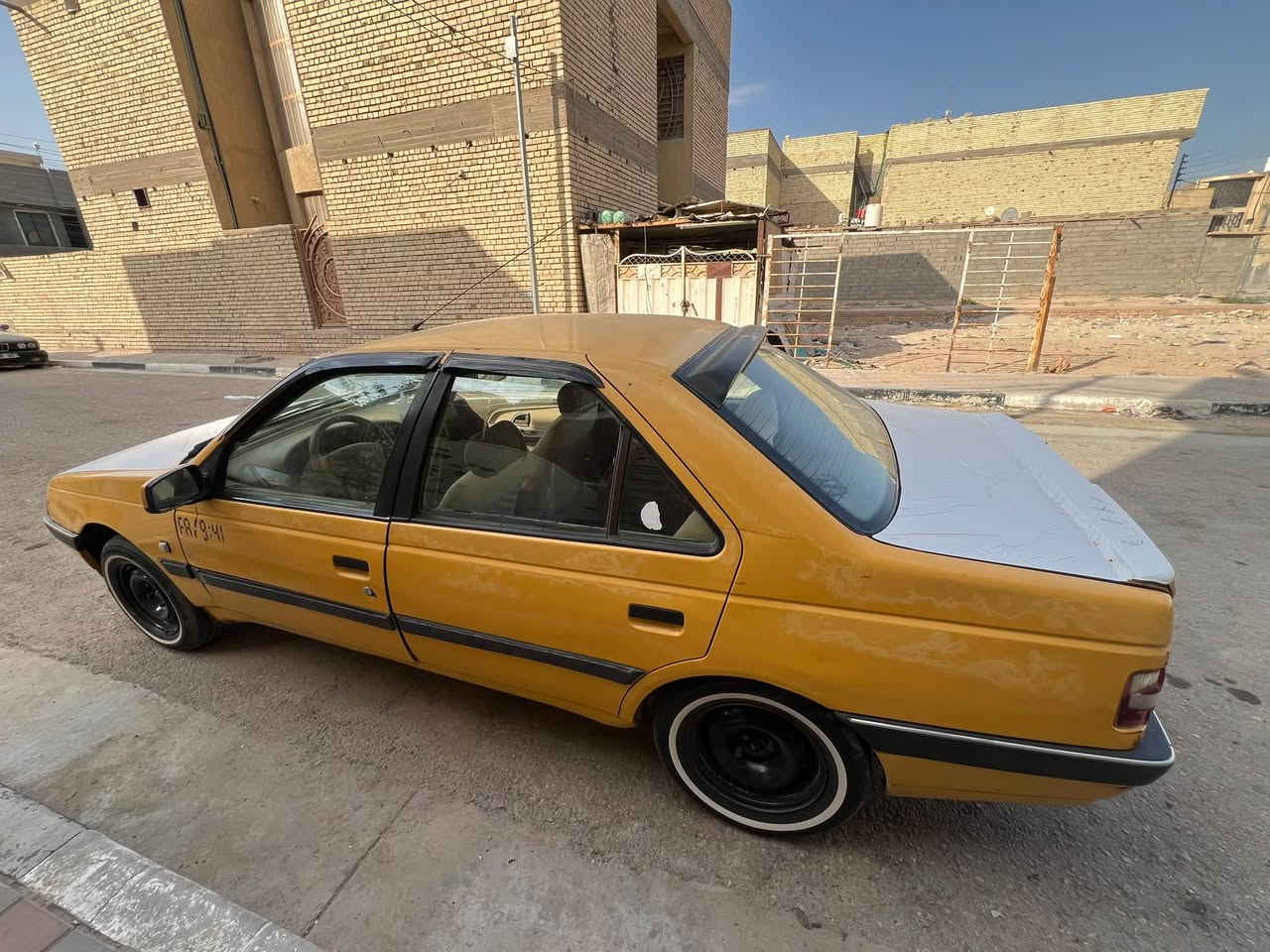بيجو 405 موديل 12 بدون ضربه كير محرك تبريد كفاله كهربائيات كلهه شغاله عينه وصنيه جدد دواخلهه نضيفه تايرات جدد حداديه جديده سياره مرتبه سعرهه 32 وبيهه مجال 
اتصال ***********
واتساب ***********
