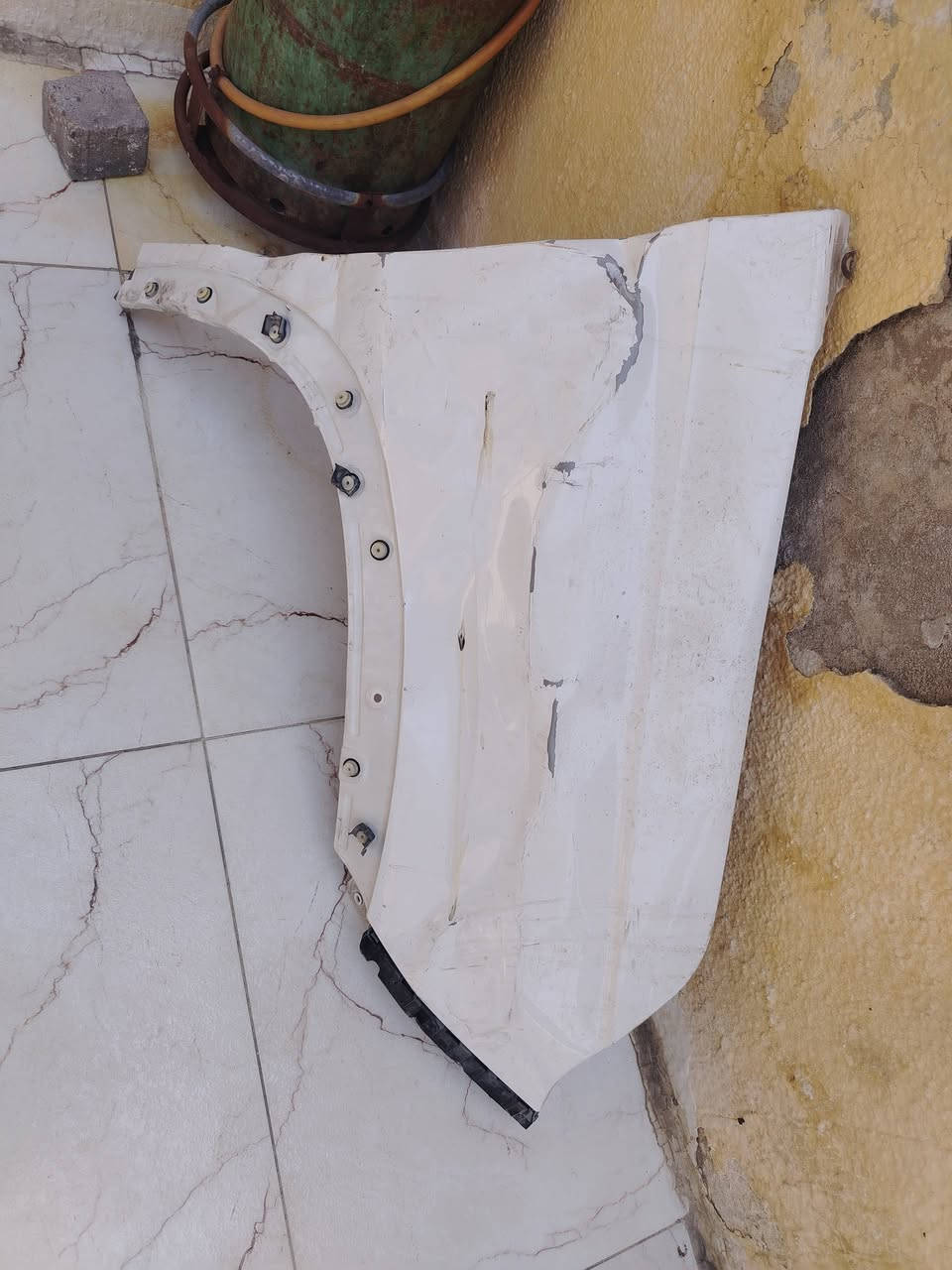 السلام عليكم غراض كابتيفا ٢٠٢٢
غطاء جنطه جديد
سبير جديد وفلينه العده كامله من جك وتايلبر وغيرها
مدكر امامي ابيض اصلي مع الداير يحتاج تعديل وسمكري
باب امامي ابيض اصلي جهة العبري مع النرمادات مع وجود الظفيره الداخليه كامله يحتاج ايضا الى تعديل وسمكري
عنواني محافظة البصرة
هاتف ***********
