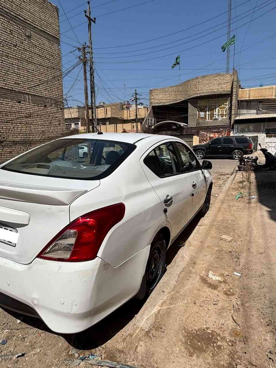 سني هندي موديل 2019
ماشيا 117  

سياره جاهزه ومكفوله كير ومحرك 

وتبريد ثلج 

بدون صبغ ولا حادث 

فقط بارد 

العنوان بغداد البنوك 
السعر 96وبيها مجال للشراي

رقم الاتصال ***********
