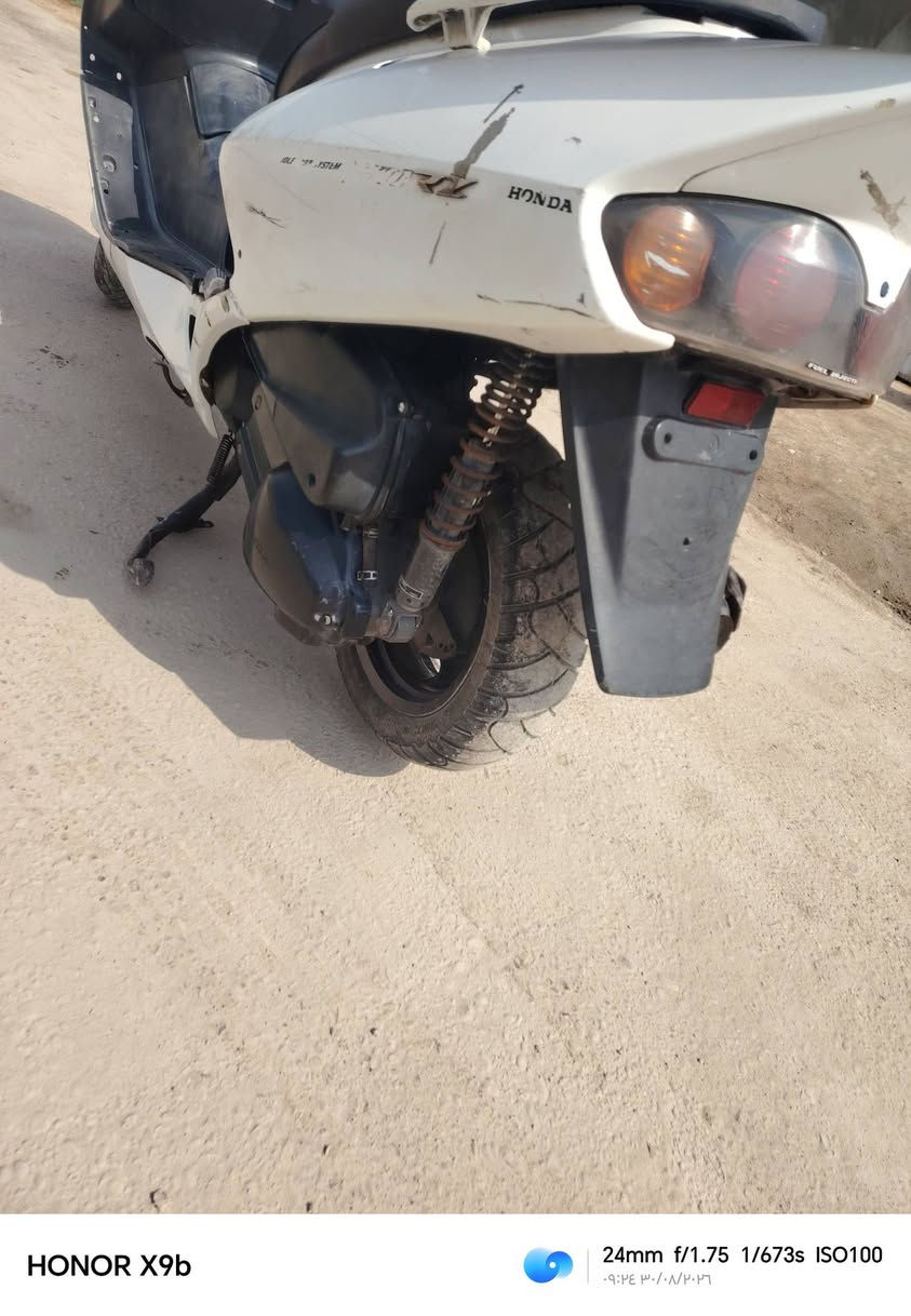 السلام عليكم دراجه فورزه 06 للبيع شغاله نكره سلف بكل وكت مكينه ناعمه ماتسمع صوتهه لا نضوح ولا تبخير مكينه أخت الجديده كهربايات كلهه شغاله كيج سرعه كيج رون كيج حماوه كيج بانزين كلهن شغاله تاير خلفي جديد شاده دراجه كامله وخير من الله بس عوزهه ترتيب للكفرات السعر ب300 وبيهه مجال للشراي مكاني بغداد مدينه الصدر الشراي يتصل *********** او واتساب
