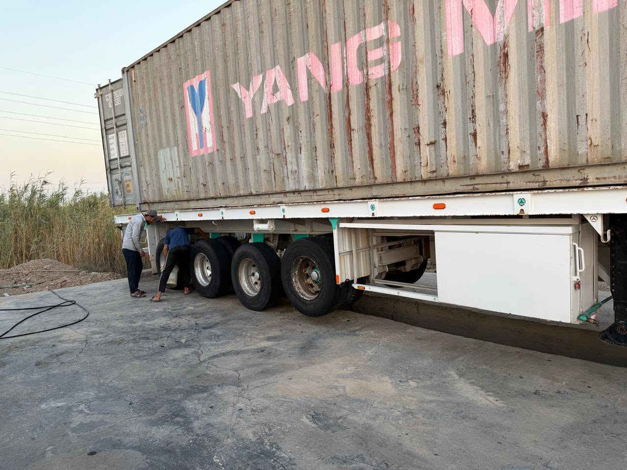 السلام عليكم عربانه إسكندرية طول ١٣ و٦٠  اربع دناكير صيني
كامله من كلشي  بدون تاير و ويل مكفوله من كلشي السعر ١٥٠ وبيهه مجال بسيط
مكانهة الحفريه الاتصال على الرقم ***********  وبيه واتساب
