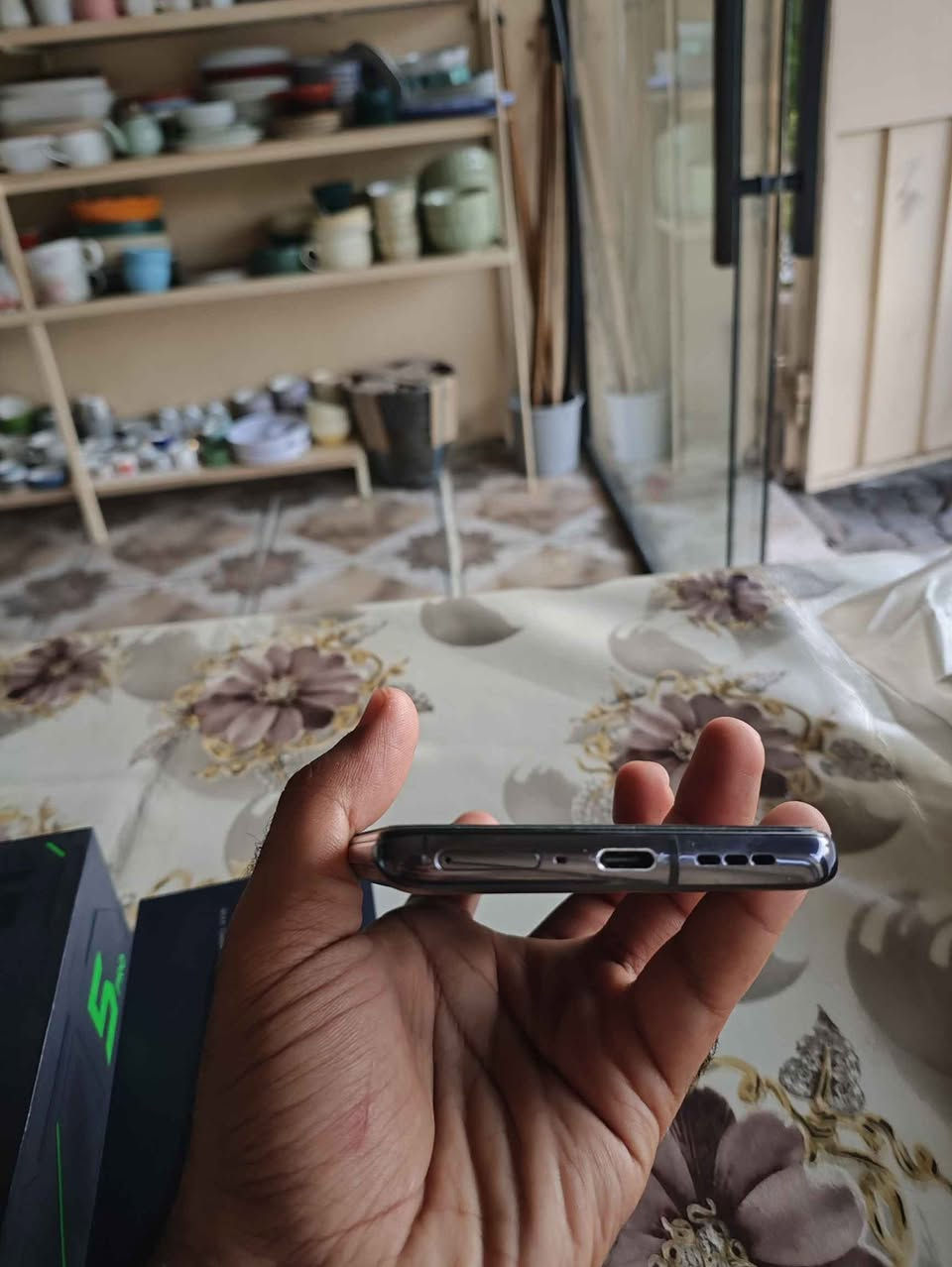 Balck shark 5 Pro
Global 
Kaml ashya 99 %100 xawen
Be kesha
Nakrawa
Shasha 144Hz
PUBG 90FBS
256GB  &Ram 12 GB
Nrxib 445 hazaru majali tyaya
Lakarkukm gayandn haya bo hamu shwene

*********** 
........
بلاك شارك 5 برو
نشخة عالمية دبل سيم
رام١٢
ذاكرة٢٥٦
مكفول من كل شي
شاشة١٤٤هيرتز
بوبجي ٩٠
كامل ملحقات وبنضافة٩٩ بالمية
سعره ٤٤٥ الف وبي مجال بسيط
مكاني كركوك توصيل متوفر لكل محافضات
*********** كركوك, العراق
