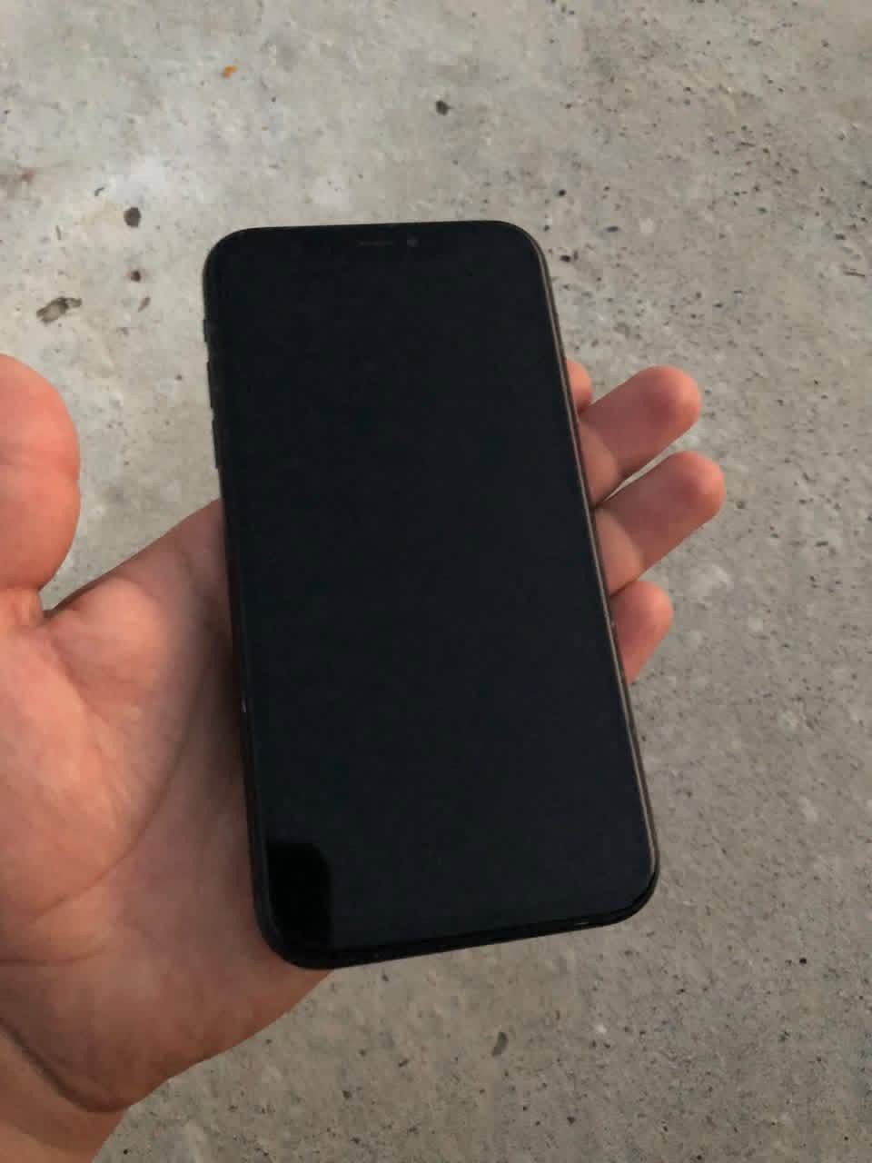 XR
للبيع 
ذ64  تك 
لون اسود 
جهاز جديد 
مبدل بطاريه فيس إيدي واكف 
سعر 160 بي مجال 
تواصل *********** واتساب 
مكاني موصل مجموعه الثقافيه

نص مكتوب في الصور:
- ٥:٣٦ حول القطع والخدمة تجمع Apple سجل تاريخ القطع والخدمة، ويعرض السجل معلومات عن هذا الـ iPhone وحالته وتفاصيل إصلاحه. معرفة المزيد... سجل تاريخ الخدمة البطارية غير معروف بصمة الوجه مشكلة
- ٥:٣٦
- البطارية
- حالة البطارية والشحن
- رسالة مهمة حول البطارية
- غير قادر على التحقق من أن هذا الـ iPhone يحتوي على بطارية أصلية من Apple. قد لا تكون التفاصيل الواردة من هذه البطارية دقيقة.
- لمعرفّة المزيد
- الحد الأقصى للقدرة
- ٨٤٪
- هذا قياس لقدرة البطارية مقارنة بقدرتها عندما كانت جديدة. قد تتسبب القدرة المنخفضة بتقليل ساعات الاستخدام بين عملية الشحن والأخرى.
- أقصى قدرة للأداء
- الـ iPhone غير قادر على تحديد عمر البطارية.
- شحن البطارية المحسن
- للحد من استنزاف عمر البطارية، يتعلم الـ iPhone عن عادات الشحن اليومية، بحيث ينتظر ولا يتجاوز ٨٠٪ حتى يحين موعد حاجتك إلى استخدامه.