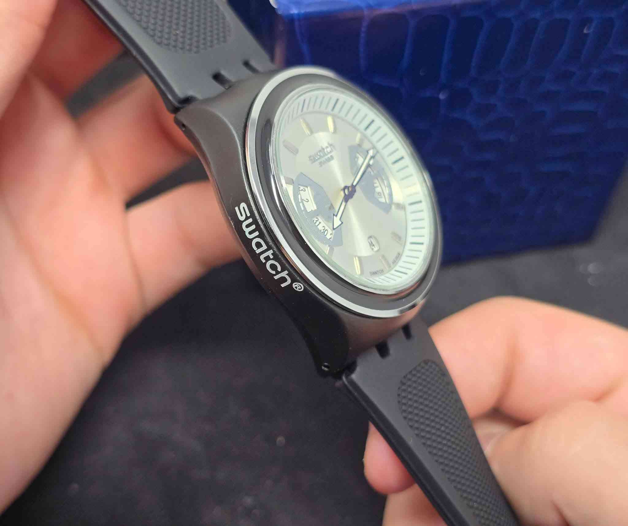 اول تم 20  اسواچ سويس

نص مكتوب في الصور:
- www.instagram.com ساعة من وكالة slazenger البريطانية • تأتي بضمان... حفظ مشاركة انتقال >