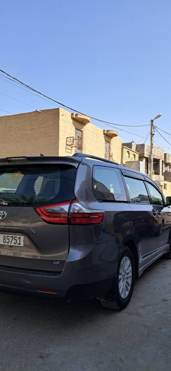 السلام عليكم 
للبيع  او مراوس بسيارة صغيرة حديث ويفضل هايبرد 
تيوتا سينا جديدة2020
رقم بغداد 
حادثها فقط باب وجملغ + بارد كلش بسيط بين باب وجملغ كدر اصبعين 
سيارة مال بيت ماشية ٧٢ الف ميل حقيقي شرط الفحص وين ميعجبك 
مواصفات 
تدفئة كراسي 
كراسي كهرباء 
بردات 
ابوب كهرباء
رادار وقيادة ذاتية 
ويال كب مال فول 
بروجكترات 
كامرة دوارة
سيارة ما شاء الله جاهزة مجهزة تخم تاير جديد فلاتر كامله جديد 
وارضيه مغلفة جلد يعني عدل وكبل للشغل والله يرزقكم ويرزقنا 
مكان السيارة الانبار الرمادي وحياكم الله 
للتواصل/***********
