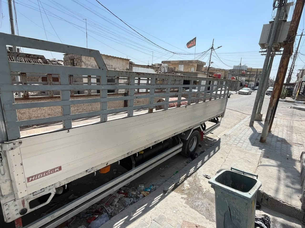 سلام عليكم 
هينو طيره للبيع 
مكينه 70عادي لاتبخير لا تنقيص 
كير اكسل سوبر 
شاصي 6وربع للاخير بعده بلزكه الشركه 
مكان السيارة بلبصره 
مديله 93
رقم بصره 
سعره /175بيه مجال
***********/***********
