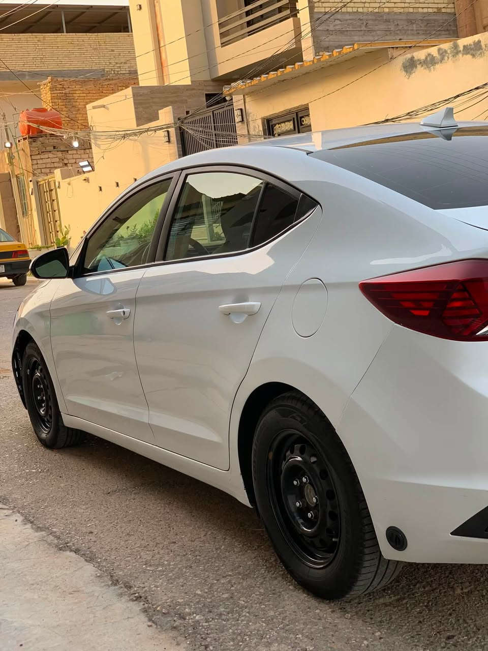 النترا 20 امريكي بيها اربع قطع صبغ بدون داخل سياره بيها منضومه غاز جاهزه كير اي تي مكينه 2000 دوش مكفوله كير مكينه تبريد حداديه سياره جاهزه كلشي ماعايزه سعرها 118 وبيها مجال مكاني نجف   ***********
