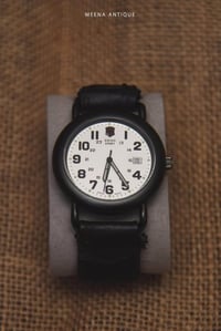 ساعة swiss army الاصلية وهذا سعرها بالموقع واي شخص يكدر يفحصها عادي ال...