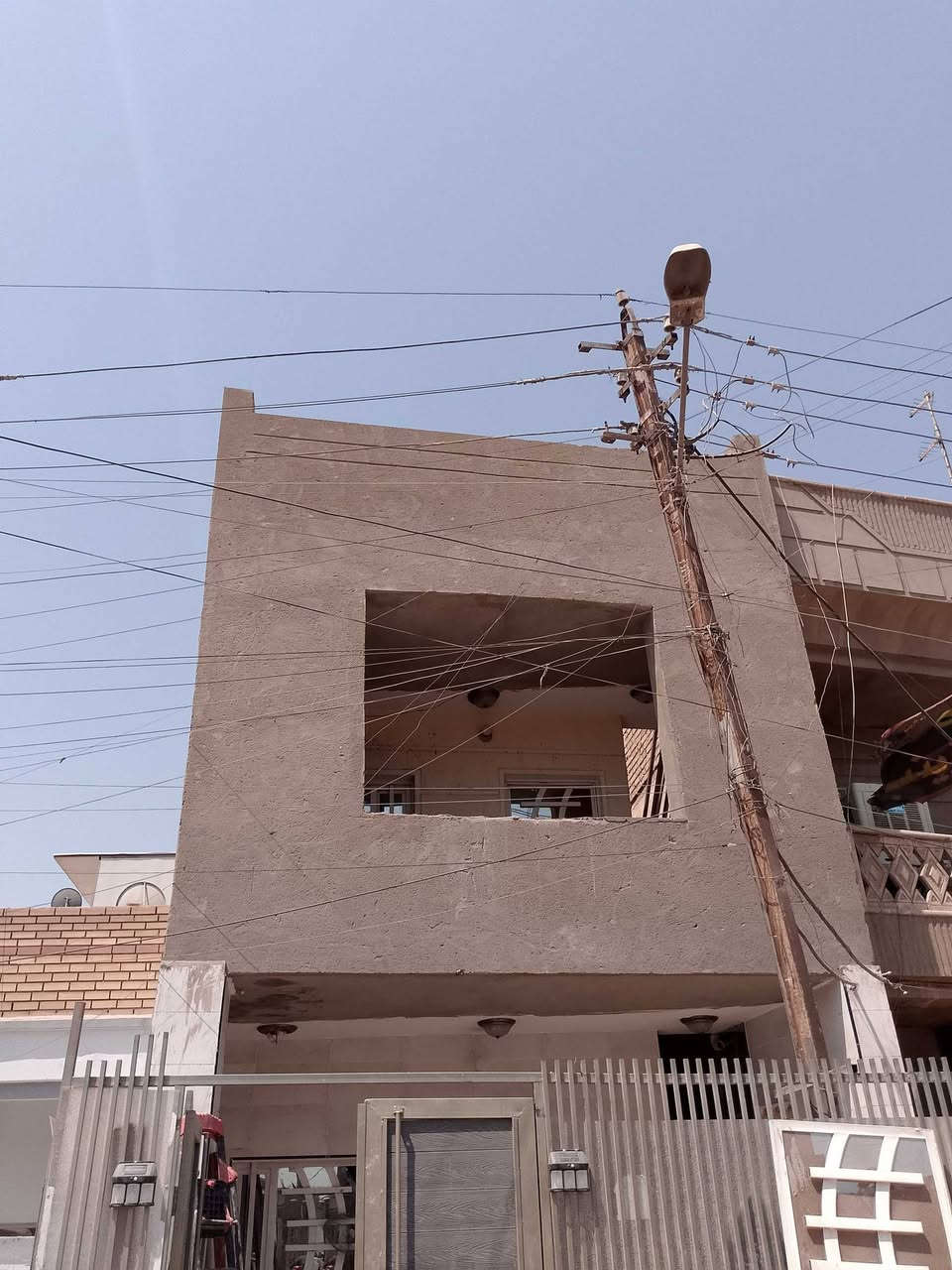 سلام عليكم خلفه بياض والبخ شغل درجه اوله متفرغ حالين تواصل ***********

