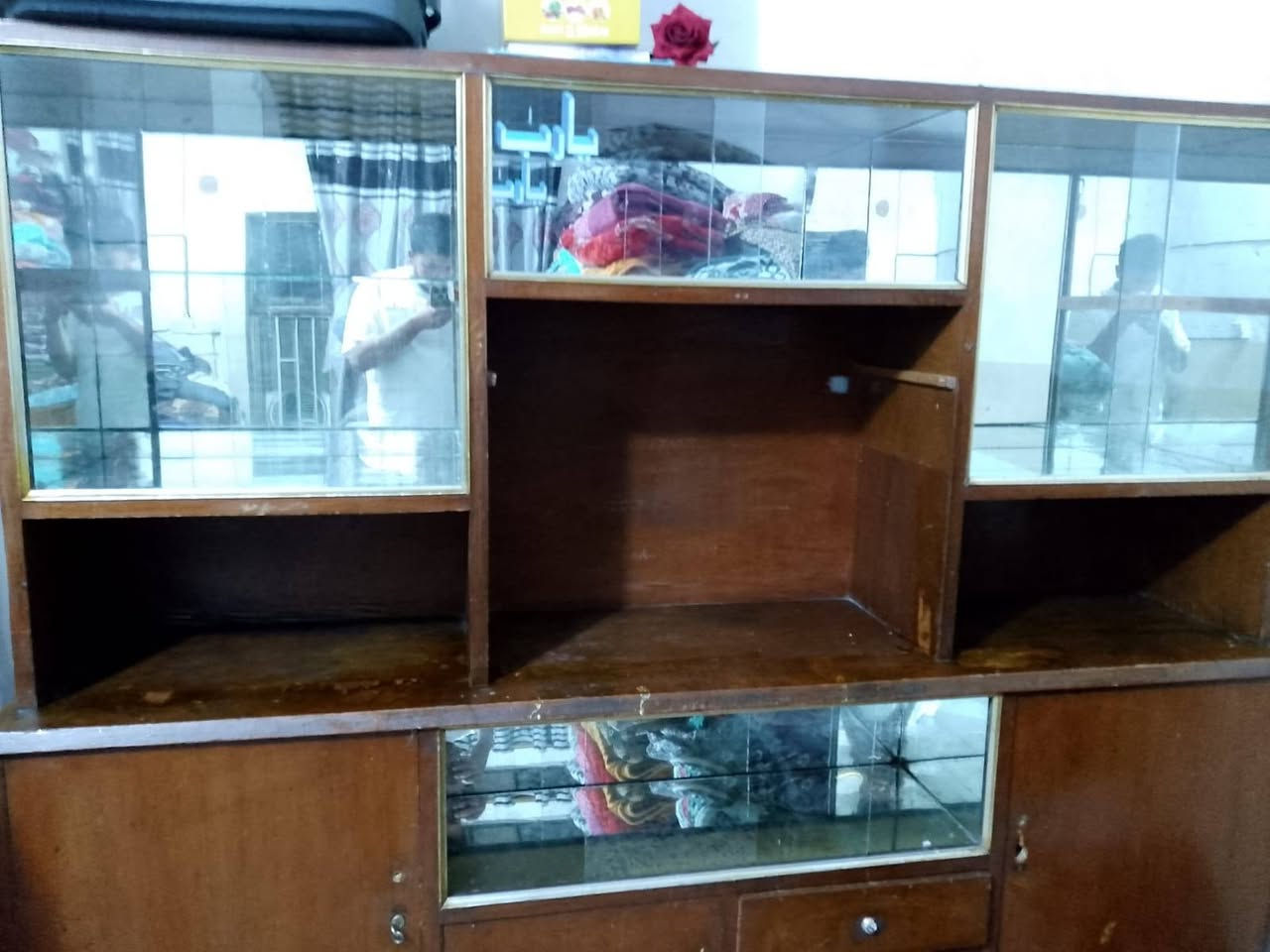 معرض للبيع مستعمل السعر 90 الف وبي مجال العنوان كربلاء حي العسكري
رقم الهاتف ***********
