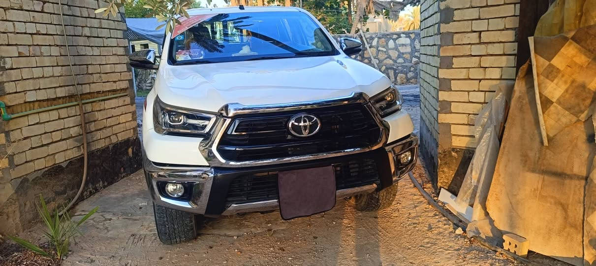 للبيع سيارة تويوتا هايلوكس 2023 🚘✨
شركة ساز – 4 سلندر

السيارة بحالة ممتازة ونظيفة، موديل حديث ومواصفاتها عملية واقتصادية، ومناسبة للاستخدام اليومي والسفر والعمل.

فور ويل _گير اوتماتيك 

🔹 الموديل: 2023

🔹 النوع: تويوتا هايلوكس

🔹 الشركة: ساز

🔹 المحرك: 4 سلندر

🔹 الحالة: كفالة عامه ما عدا بارد اصبعين

🔹 اللون: ابيض

🔹 المسافة المقطوعة: 57000 كم 

🚩: استخدام شخصي فقط سفر

تبريد خلفي، تبريد كشنات، بصمه، مكفوله 

شاشه لمس، 

📍 موقع السيارة: كربلاء المقدسه _حي العباس 

📞 للاستفسار والتواصل: ***********

الرقم بغداد _سنوية الى 2028

السعر: 3 شدات. 

السعر قابل للتفاوض للجادين فقط.
