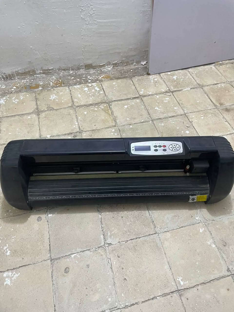السلام عليكم من رخصه الادمن  عندي غراض للبيع
ماكنه تخريم مصريه وكنر بلوكر العنوان بغداد المشتل 
ماكنه تخربم  400 الف ماكنه مصريه
وجهاز الكتر 300 
الاتصال ***********
