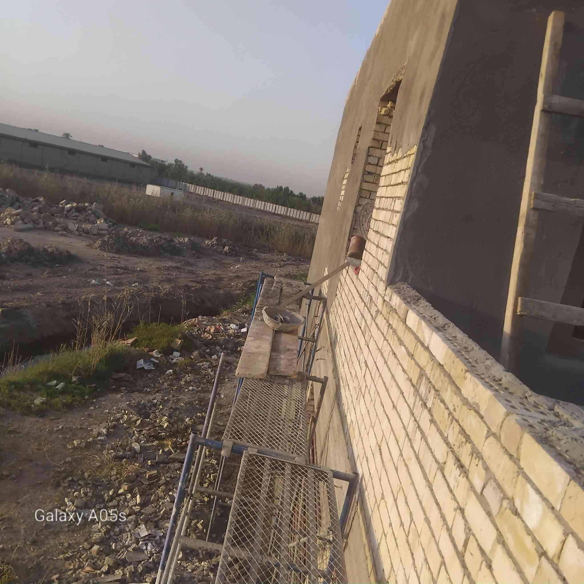 سلام عليكم  خلفة لباخ متفرغ 
 تشميع جرارة سقل ناعم  نثر 
تصليحات بغداد  الكرخ هاتف *********** واتساب 
*********** واتساب

نص مكتوب في الصور:
- Galaxy A05s