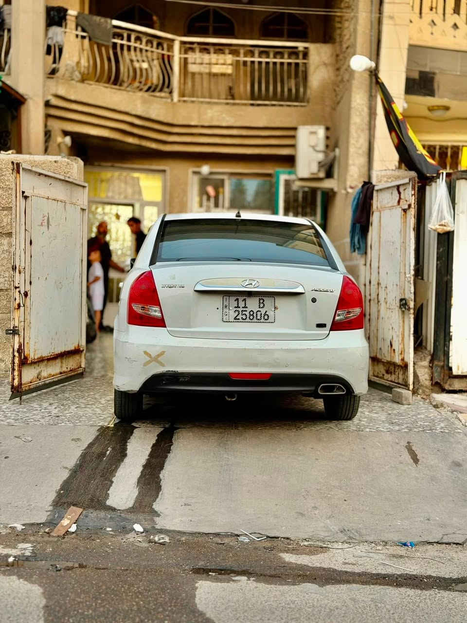 سيارة اكسنت ٢٠١١خليجي رقم بغداد بسمي سيارة بلاديةماعدا  شبر صبغ بالجاملغ الامامي جاهزة تخم تاير كير محرك سيارة مال بيت سنوية جديدة المكان بغداد جميلة لاتصال ***********
