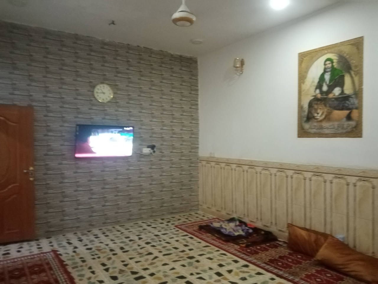 سلام عليكم
دار للبيع في خالصه حي رسول بضهر مكتب ابو احمد الدبي مساحه ١٠٠ متر مربع ركن طابو صرف بسمي بيت نضيف طابق ونص غرفتين نوم وصاله ومطبخ واستقبال وصحيات داخليه وخارجيه بيت نضيف لارضيه كاشي جدران سيراميك درج مرمر وعالي عن شارع نص متر تقريبن البيت حالين مئجر سعر البيت 65 مليون وبي شي قليل لشراي (رجاً مو شراي لا يتصل يتعب نفسه ويتعبني)
***********
وات ساب 
***********
وات ساب
