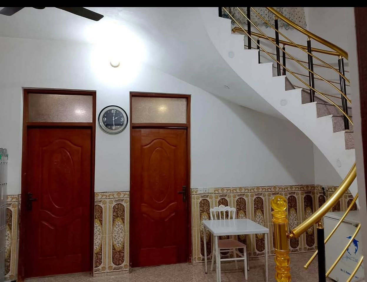 دار للبيع معمل ادوية العمالية
مساحة 150م طابقين 
سند 25بدون تحفظ 
البيت فارغ 
4غرف نوم 
كاونتر هدية مع الدار 
السعر 128مليون وبي مجال 
شارع 10
للأستفسار 
***********
