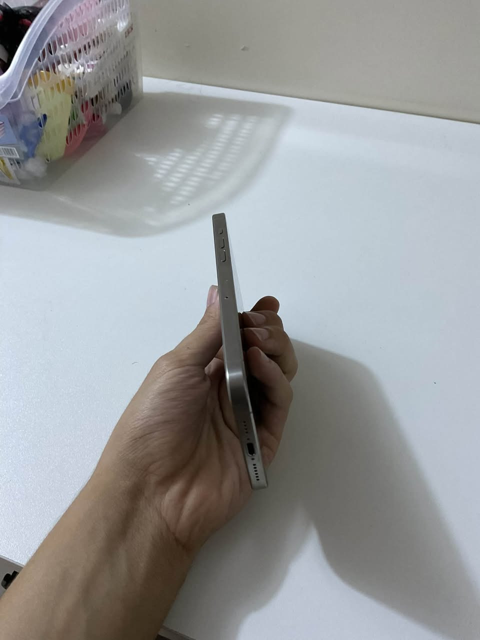 ايفون 15pro max شرق اوسط للبيع
السلام عليكم ايفون 15 برو ماكس نظافه ١٠٠٪؜ ما بي نقطه زلخ مثل ما موضح بل صور بطاريه 82 ماستر شرق اوسط السعر 975 وبي مجال حك جيه 
مكاني نجف
الرقم ***********
