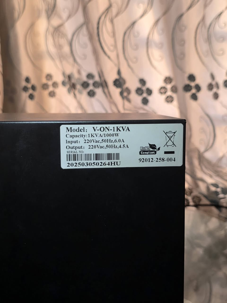 UPS Online Victory Power 1KVA / 1000W للبيع
يو بي اس Online من Victory Power، استعمال شخصي وخفيف جداً، الجهاز بحالة ممتازة ونظيف.
🔹 Capacity: 1KVA / 1000W
🔹 Online UPS – Zero Transfer Time (0ms)
🔹 Pure Sine Wave
🔹 خرج 220V
🔹 AVR لتنظيم الفولتية
🔹 شاشة LCD
🔹 2 مخارج كهربائية
🔹 منفذ بطاريات خارجية External Battery Socket
🔹 RS232 / Computer Interface
🔹 حماية من Overload و Short Circuit
🔹 تبريد بمروحة
🔹 هيكل معدني
🔹 الموديل: V-ON-1KVA
📦 الكارتونة الأصلية موجودة

📍 البيع لعدم الحاجة.

⚠️ ملاحظة: البطاريات الداخلية ضعيفة وتحتاج تبديل، لذلك السعر محسوب على هذا الأساس. الجهاز نفسه يعمل، والبطاريات قابلة للاستبدال.
💰 السعر: 150,000 دينار قابل للتفاوض

رقم الهاتف : *********** واتساب
