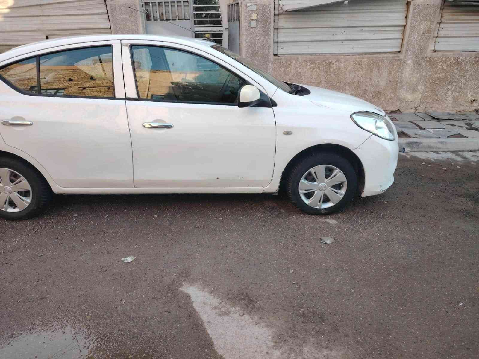 نيسان سني ٢٠١٤ سونار كدامك كير مكينه مكفول رقم اربيل بيها  ملاحضات بسيطه مكاني بغداد جديده سعرها ٧٢ بيها مجال عليها غرامات ٨٠٠ ب تحويل مياخذوهن 

***********
