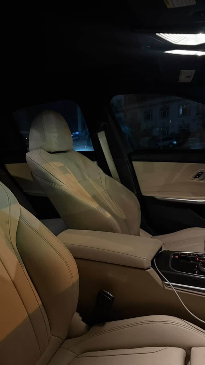 بي ام 330i • ٢٠٢٠ • داخلية بيج