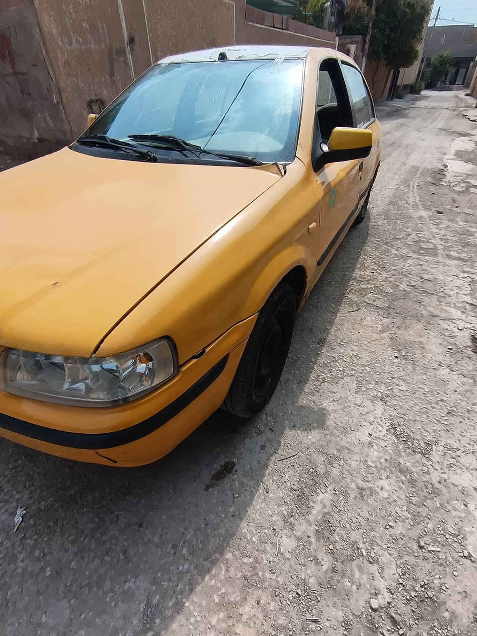 السلام عليكم سمند للبيع موديل ١١ سيارة جاهز علئ اخر حبايه ماناقصه كلشي  تريك وين متريد رقم بغداد
راعيه ماندله وين عندي مستمسكاته مستنسخه واتكفلك سرقة وعشاير  مكاني بابل  محاويل *********** سعرهة ١٥ وبه مجال
