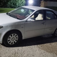 للبيع كامري موديل 2004  رقم بغداد خليجي السياره جاهزه من كل شي  وسونار...