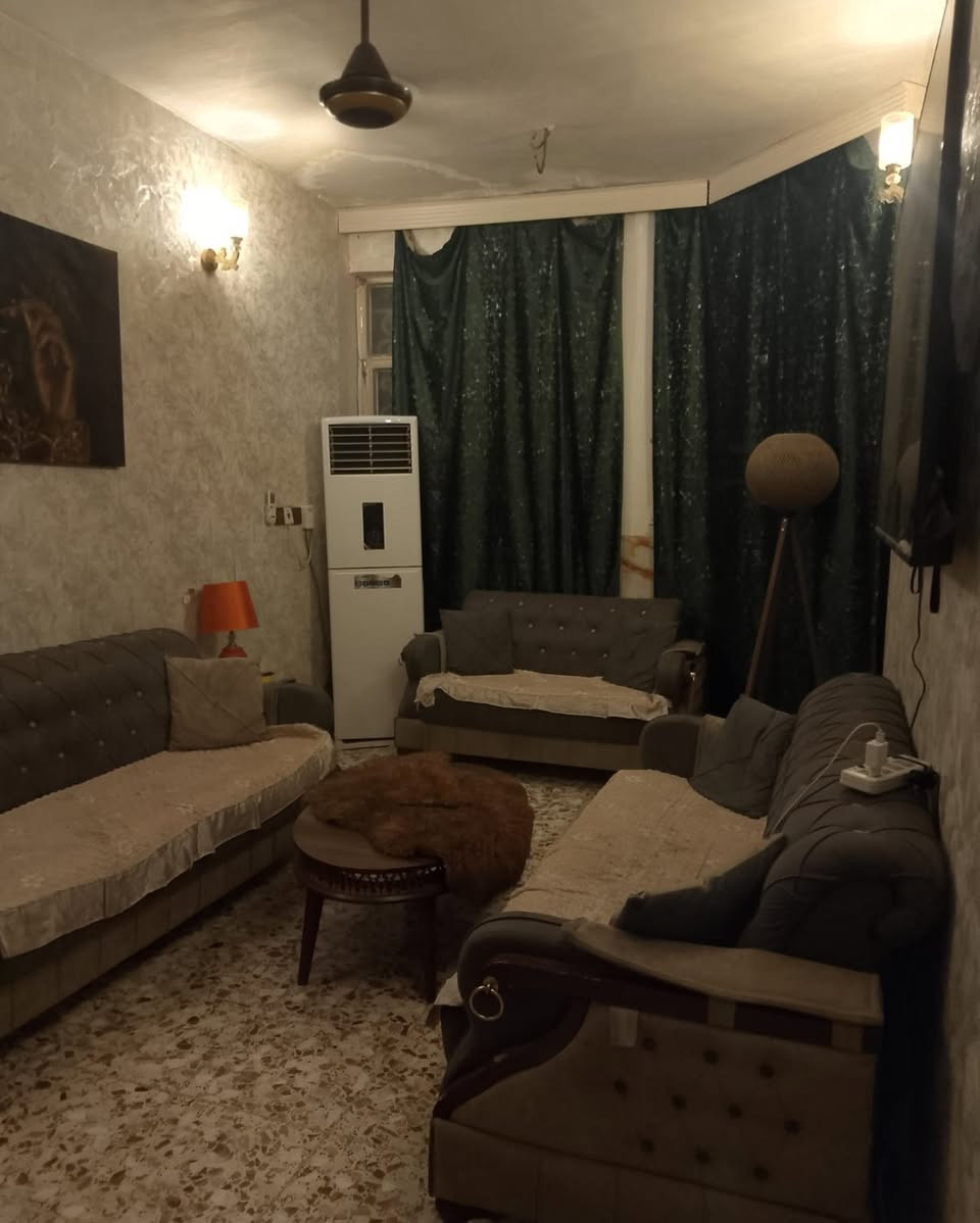📢 رقم الإعلان: 1023

🏡 ════ ✨ بسم الله الرحمن الرحيم ✨ ════ 🏡

🔥 فرصة مميزة للبيع في بغداد / الراشدية!

🏠 بيت طابقين – مساحة 92 متر

📍 الموقع: الراشدية / منطقة البدعة

✨ تفاصيل البيت: 🔹 الطابق الأرضي: طرمة + صالة + مطبخ + صحيات + غرفة نوم
🔹 الطابق الثاني: غرفتان نوم
🔹 غرفة مكتملة، والغرفة الثانية يراد لها سقف
🔹 المطبخ والحمامات سيراميك

🎥 باقي التفاصيل موضحة في الصور 👆

📞 للاستفسار: *********** ***********

🏡 أبو أيمن للعقار

#أبو_أيمن_للعقار #عقارات_بغداد #الراشديه #بيوت_للبيع #بيت_للبيع #عقارات_العراق #البدعة
