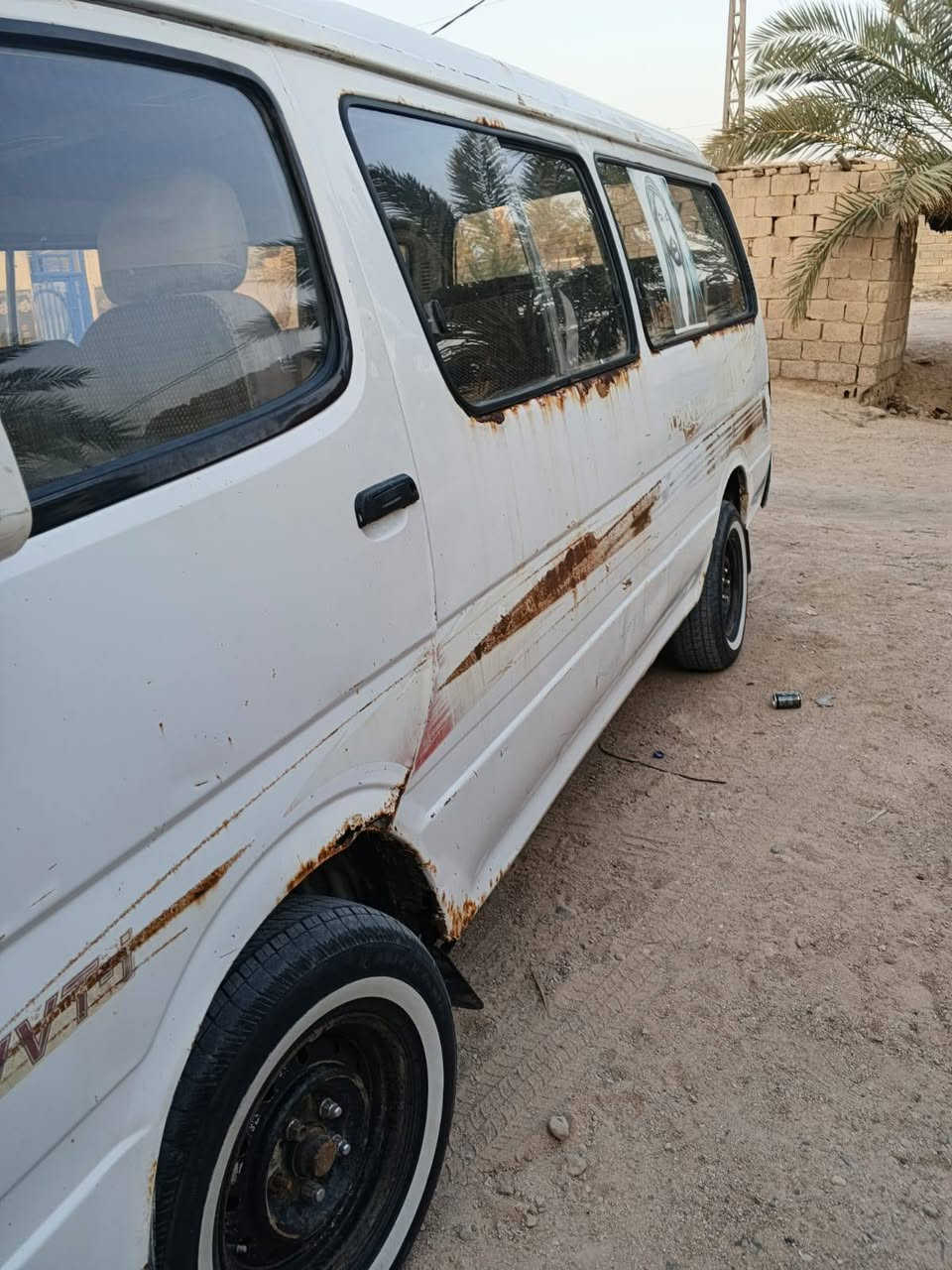 سلام عليكم سيارة فتون للبيع موديل ٢٠٠٩مكينه كير تاير كله جديد والبدي شوف العين رقم ذيقار السعر  ٣٠وبيها مجال قليل للشراي مكان بصره أبي الخصيب الاستفسارات الاتصال على الرقم ***********
