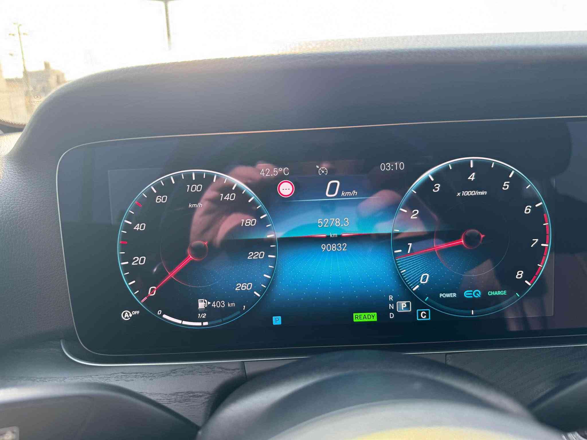 مرسيدس E200 
موديل 2022
وارد اوروبي ماشية 91000 km
سيارة بدون حادث بدون صبغ
سيارة نص مواصفات
رادار / كاميرة / حساس / كشتات هيتر / أوتو ستوب / تحديد سرعه / قراءة علامات شارع / كشتات نص جلد / كشن كهربائي / شاشه كبير / جامات كهربائيه/ اينارة داخلي ١٦ نوع 

سعر 31500$ 
What’s  *********** أربيل, العراق
