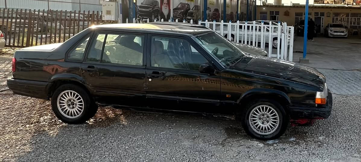 فولفو ٩٤٠ رقم كربلاء بسمي موديل ٩٢ مكينه وكير جددغرفه نضيفه مكانه نجف السعر ٣٥ وبيه مجال 
اتصل ***********
