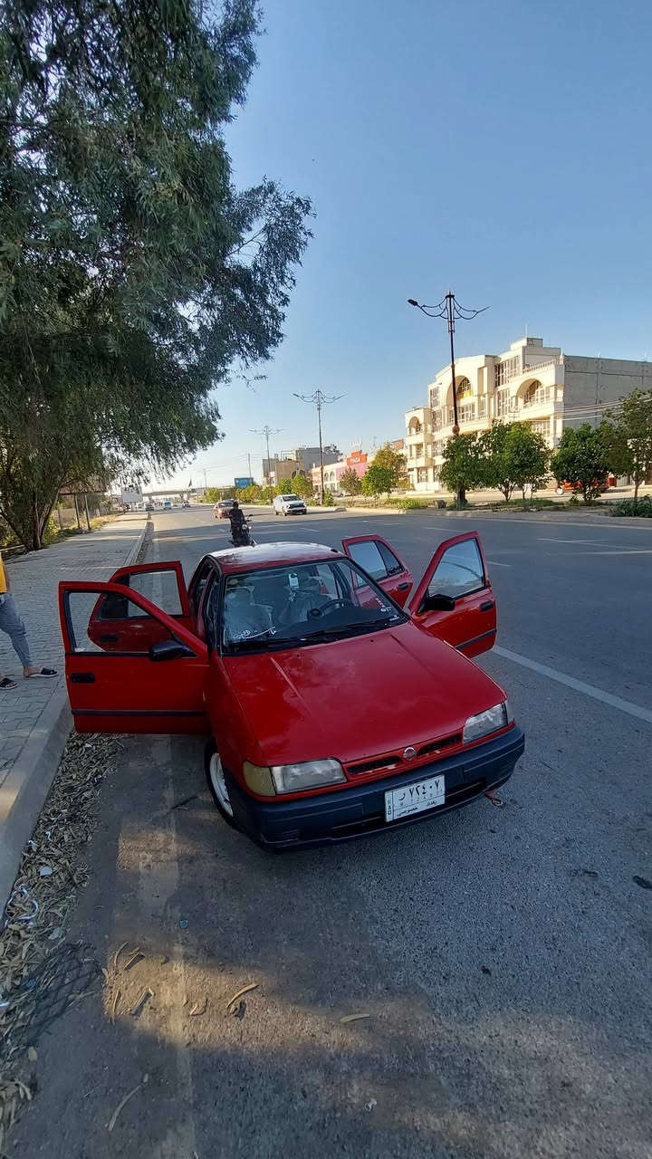 نيسان سني بريميرية للبيع كاملة من كلشي مكينة صدر داخل تايرات خير من الله ماناقصة اي شي عنوان السيارة ديالى بعقوبة رقم ***********
