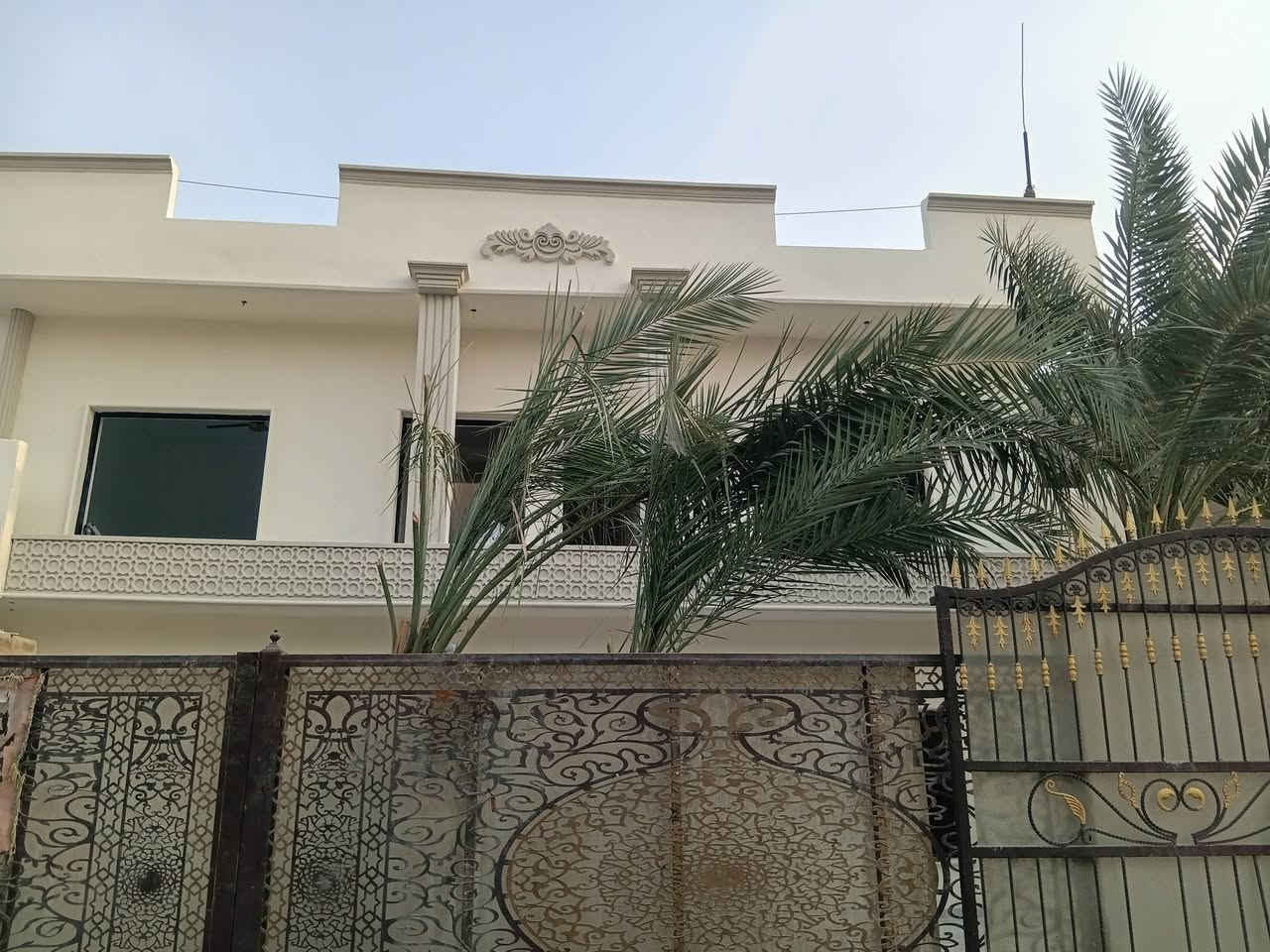 سلام عليكم نعمل في صباغه والديكورات جمس بورد نشتغل ترميم وبكوادر كفوءه كل مكان بغداد كل ماعليك الاتصال والتزام بل مواعيد اتصل واتساب موجود ***********ابو محمد لصباغه وديكورات
