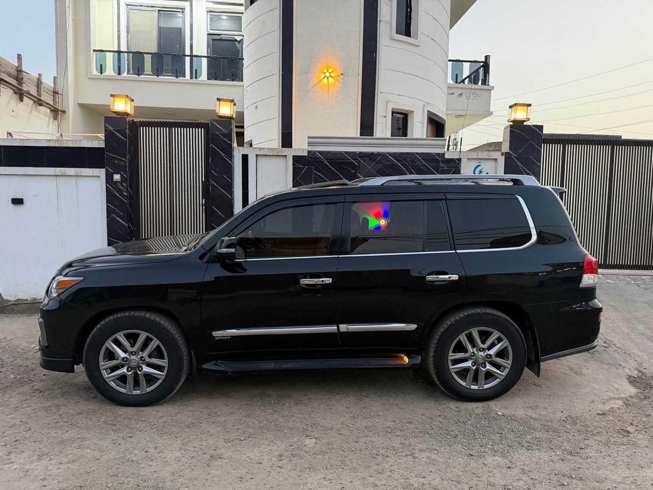 للبيع لكزس LEXUS LX 570 2014‏
اللون: اسود  
خليجي داخل بيجي رقم بغداد
اربع قطع صبغ 
فول مواصفات ١/١
٨سلندر محرك 5700
* سلايد
* كراسي جلد 
* كراسي كهرباء
* تدفئة تبريد بالكشن
* ٣شاشات اصلية
* ٤كامرات
* تشغيل عن بعد 
* رادار
* جكات
* فور ويل
* أنظمة قيادة 
* نظام CRAWL
* ثلاجة
* فول تحكم ستيرن
* ستيرن كهرباء
* دبل كير ( عادي+ اوتوماتيك)
* شفتات كير بالاستيرن
* دبل حساس ( امامي+خلفي)
* مرايات كهرباء (شفط) 
* لايت عدسة زنون عالي ناصي
* زراك لايت
* ويل ٢٠ 
* ماشية 175 
🔴السعر(290)يعني 290 ورقة وبيها مجال

للأستفسار الأتصال
*********** بغداد, العراق
