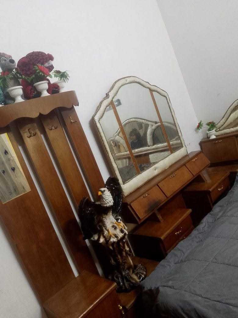 للبيع غرفه خشاب مستعمله 
سعر الاتصال عل رقم ***********
