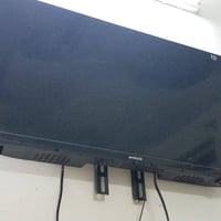 طاولة طعام • طباخ فرن • تلفزيون بلازما