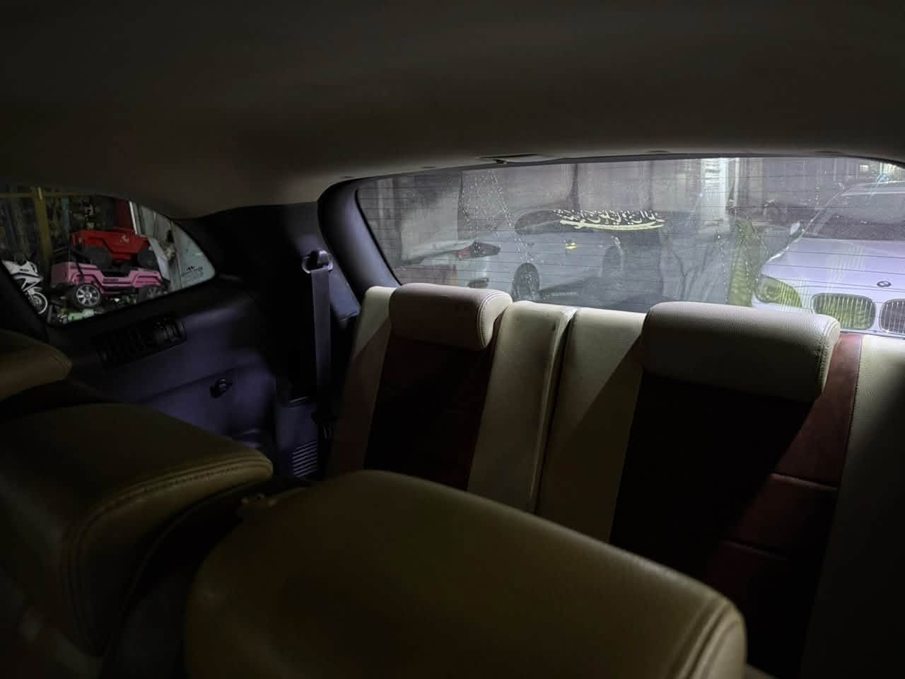 سنتافي خليجية فول مواصفات موديل ٢٠١٠
السيارة فول مواصفات ١/١ 
🔸المحرك ٦ سلندر ٣٥٠٠ مكفول 
🔸گير ٦ سرعات مكفول 
🔸٧ راكب و ٣ قطع تبريد 
🔸فتحة سقف الكترونية 
🔸حساسات امامية وخلفية
🔸المري شفط وبيهن اشاير 
🔸كشنات كهرباء 
🔸تحكم ستيرن 
🔸جنطة كهرباء 
🔸دفع رباعي ذكي بي تحكم
بيها صبغ قطعتين وشي بسيط من البنيد بسبب الجراد وصور السيارة قبل الصبغ موجودات السيارة بدون حادث مكفوله من الحادث والضربه والكص  والعيب الشرعي 
السيارة جاهزة للاخير صدر جديد وادامة كاملة وتايرات نص عمر وحدادية ممتازة 
رقمها بغداد انكليزي وهزتها جديدة تحويل ثاني يوم 
السعر ١٣٢ وبيها مجال بسيط 
للاستفسار اكثر ***********
