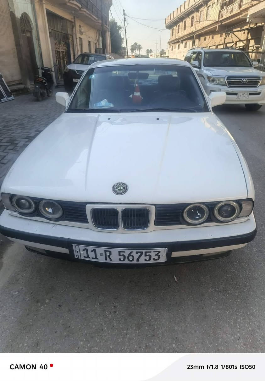 بي ام دبليو الحجم 525حداديه جديده مسكر فانوص تبريد شغال رقم بغداد باسمي تحويل ثاني يوم موديل 90السعر 45وبيه مجال قليل المكان صويره ***********
